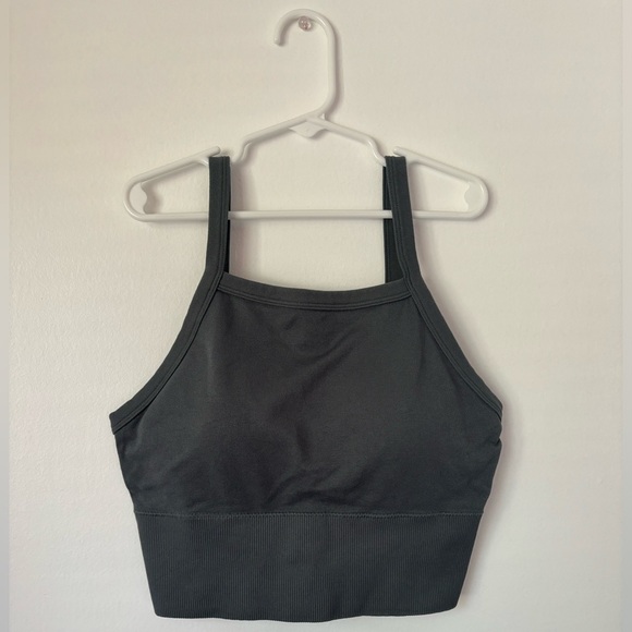 Cropped Tank Top 2 Pack (Pro-Fit Seamless) Worn few times, in great condition! - Picture 4 of 6
